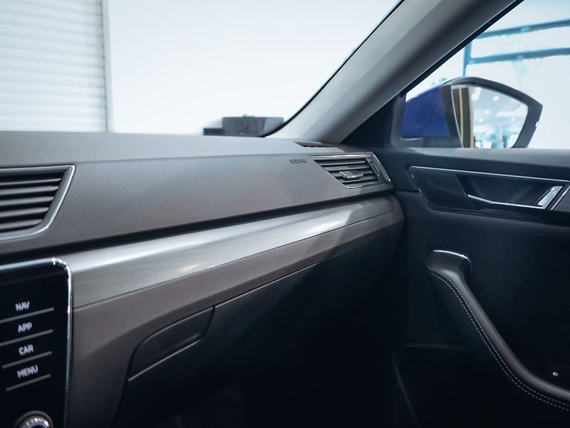 Škoda Superb 2.0 TDI 147kW Style DSG - fotka 13 z 24