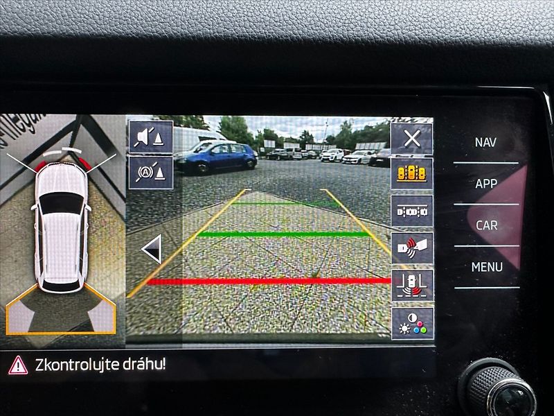 Škoda Kodiaq 2,0 FSI 158kW-4x4-CZ-servis-vý - fotka 36 z 51