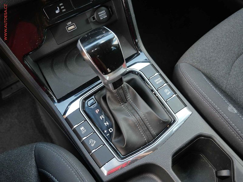 SsangYong Korando (2021) 1.5 T-GDi, 1.maj,ČR, AT - fotka 14 z 21
