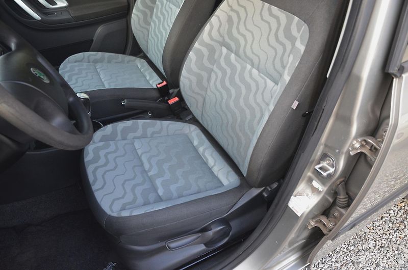 Škoda Fabia (2008) 1.4i 16V 63kW AMB / AUT. KLIMA - fotka 17 z 36