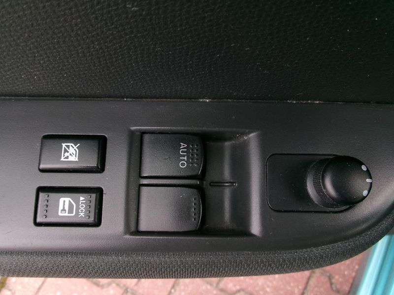 Suzuki Swift (2009) 1,3i KLIMA - ZADÁNO - fotka 21 z 26