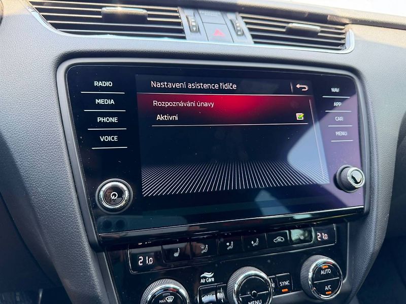 Škoda Octavia combi RS 2,0 TDI 135 kW 6° DSG - fotka 16 z 30