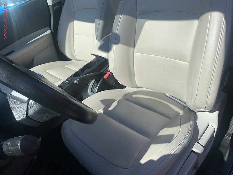 Nissan Qashqai (2013) 1.6dCi, Tekna, kůže, panor - fotka 9 z 20