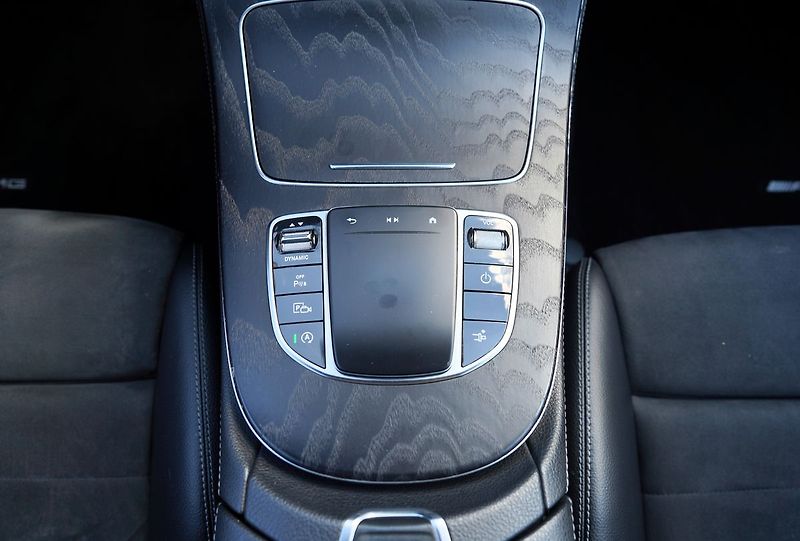Mercedes-Benz Třídy E E 220d AMG Avantgarde/195 PS - fotka 41 z 41