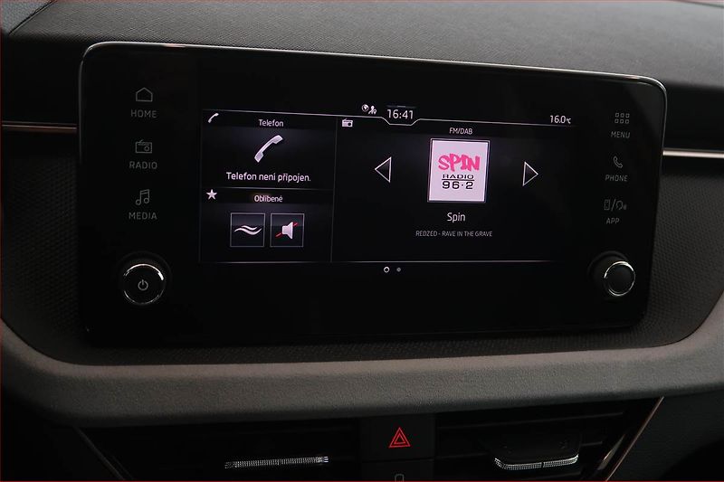 Škoda Kamiq (2024) 1.0 TSI - fotka 12 z 16
