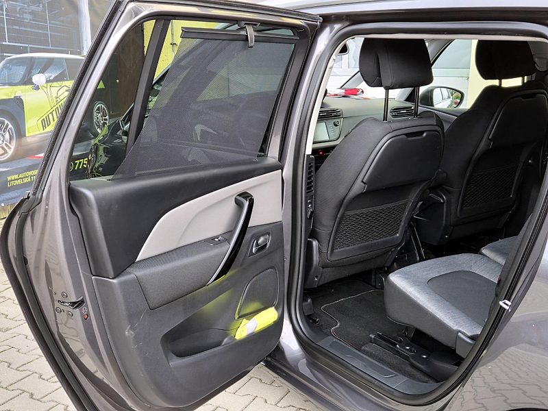 Citroën Grand C4 Picasso 1,5 bHDi 7m SERVISNÍ KNÍŽKA - fotka 23 z 52