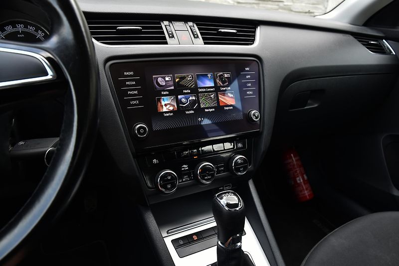 Škoda Octavia 1.5 TSi G-TEC,NAVI,TEMP,TAŽNÉ - fotka 16 z 45