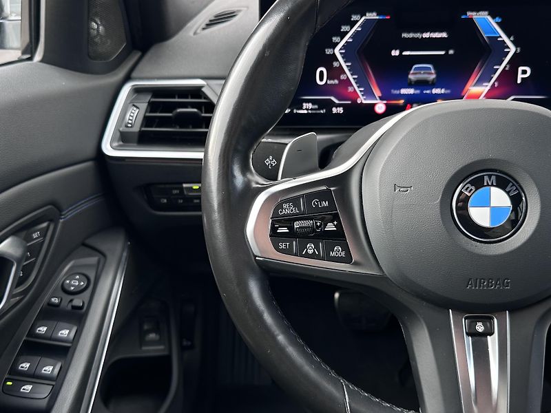 BMW Řada 3 320d xDrive M-Sport Touring - fotka 11 z 33