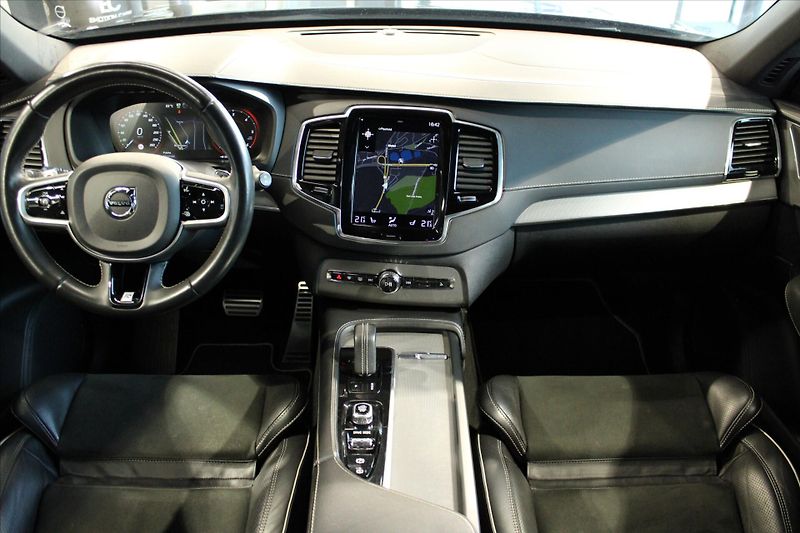 Volvo XC90 B5 AWD R Design PilotAssist/DP - fotka 15 z 32