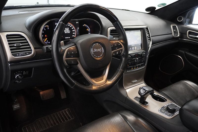 Jeep Grand Cherokee 3,0 CRD 4X4 - fotka 14 z 31