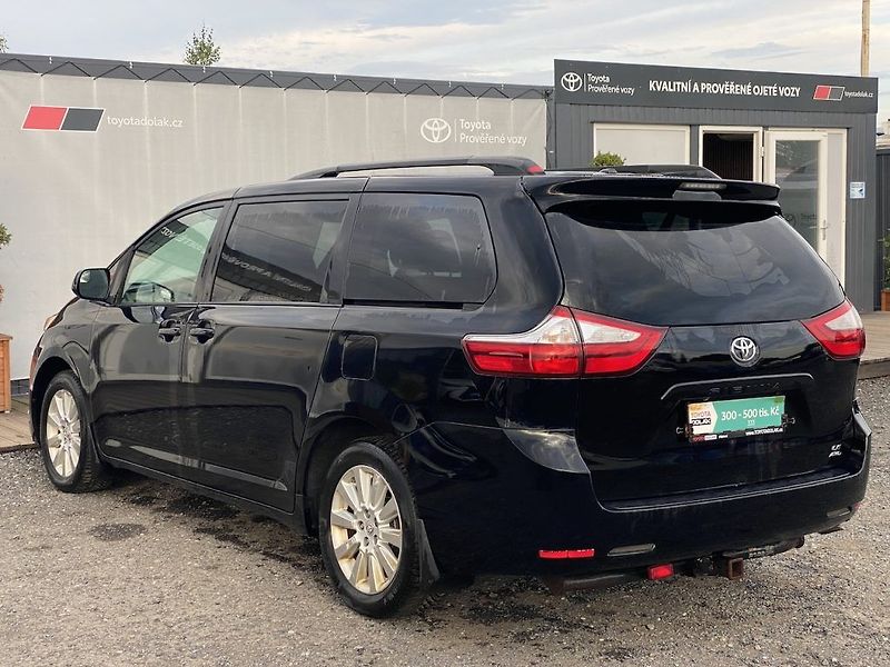 Toyota Sienna 3.5i V6, automat, 4x4, STK - fotka 4 z 28