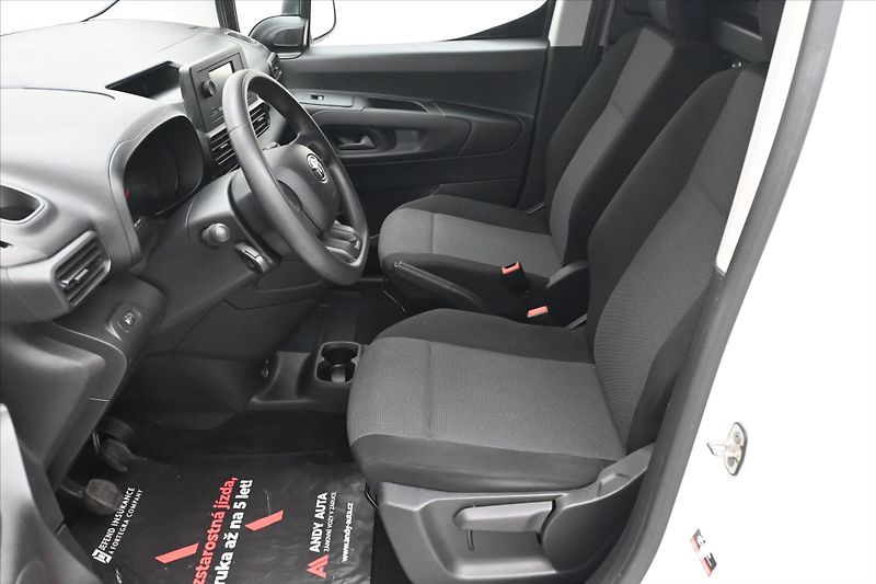 Toyota ProAce 1,5 D-4D 75kW ČR 1.majitel Zár - fotka 13 z 28