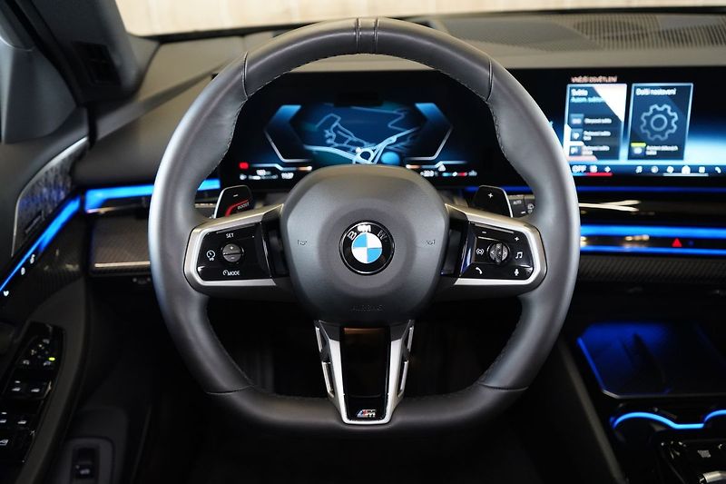 BMW Řada 5 540d xDrive Touring, Nezávislé - fotka 22 z 44