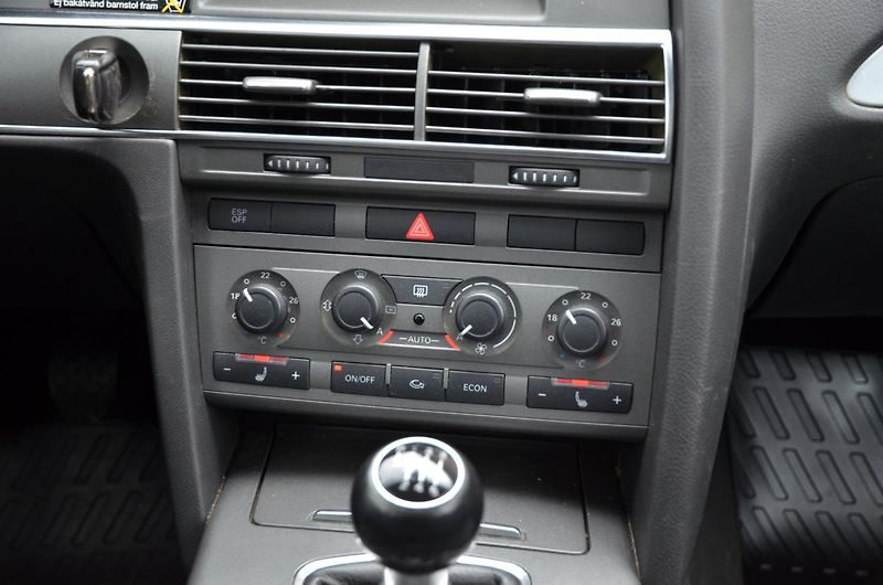 Audi A6 (2005) Avant 2.4i V6 130kW  - fotka 26 z 28