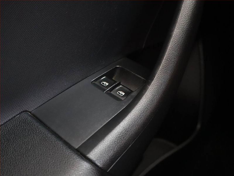 Škoda Rapid (2015) Spaceback 1.4 TDI, Serv.kniha - fotka 15 z 15