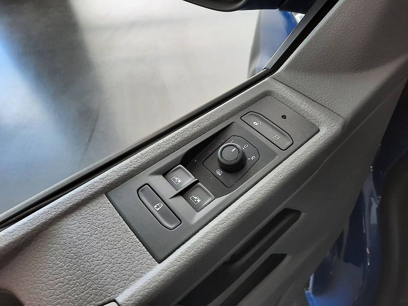 Volkswagen Transporter (2024) 6.1 2.0 TDI (81kW/110k) 9 míst - fotka 19 z 22