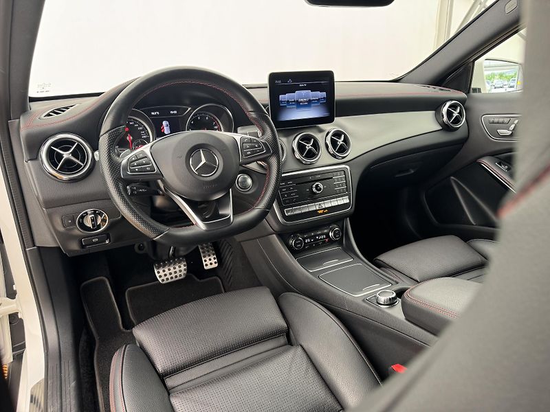Mercedes-Benz GLA 220i*135kw*4x4*CZ*AMG - fotka 19 z 46