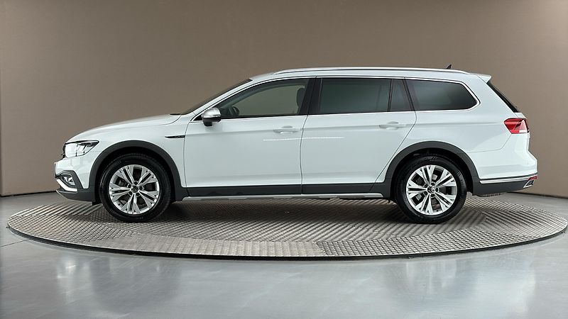 Volkswagen Passat 2.0 TDI DSG 4MOTION Alltrack - fotka 4 z 27