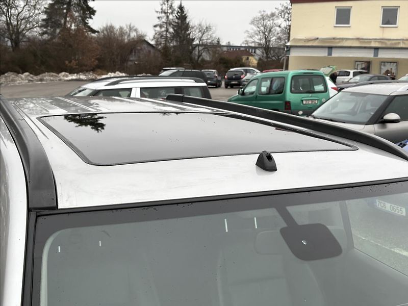 Nissan X-Trail 2,0 dCi 127kW 4x4 Výbava,Or.Km - fotka 23 z 35