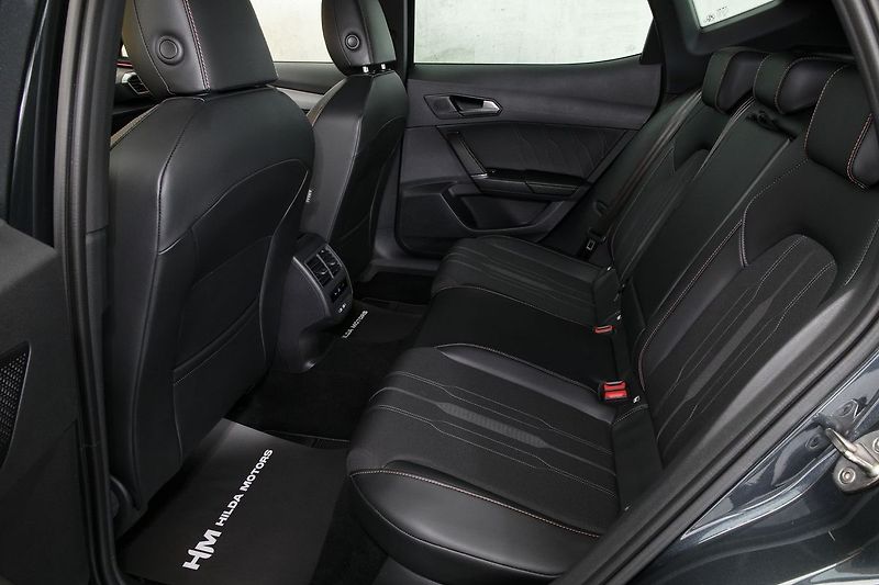 Cupra Formentor 2.0TDI 110kW DSG 4x4 Pano Tažn - fotka 12 z 36
