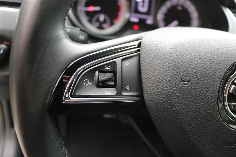 Škoda Octavia 1,0 85KW,ČR, 62000km - fotka 14 z 36
