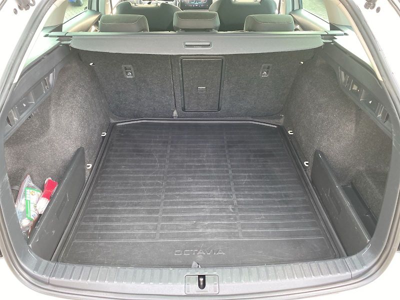 Škoda Octavia (2023) Combi 2.0 TDI 4x4 DSG Scout - fotka 32 z 37
