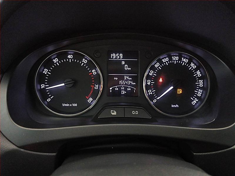 Škoda Rapid (2013) 1.2 TSI, Serv.kniha - fotka 10 z 13