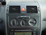 Volkswagen Touran (2004) 1.9TDi, DSG - náhled 14