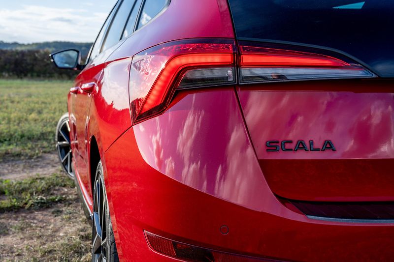 Škoda Scala (2021) Monte Carlo 1.5 TSI, TOP stav - fotka 26 z 29