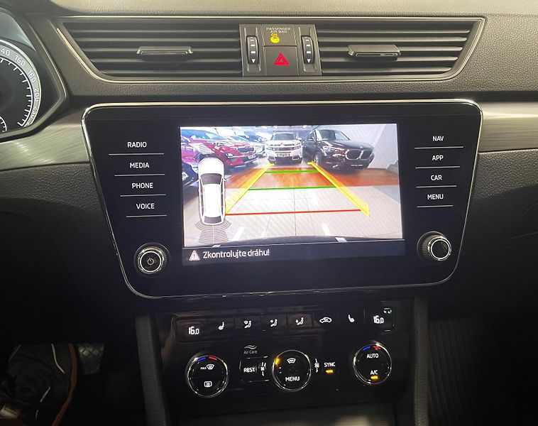 Škoda Superb 2.0 TDI, 110 KW, STYLE, DSG - fotka 19 z 31