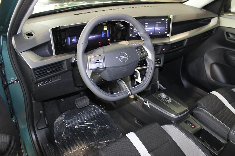 Opel Frontera (2026) Edition Hybrid 1.2 TURBO 81kW - fotka 7 z 18