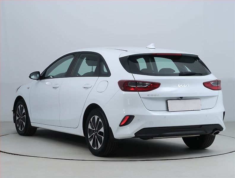 Kia Ceed (2025) Spin 1.0 T-GDI, ČR,1.maj - fotka 4 z 18