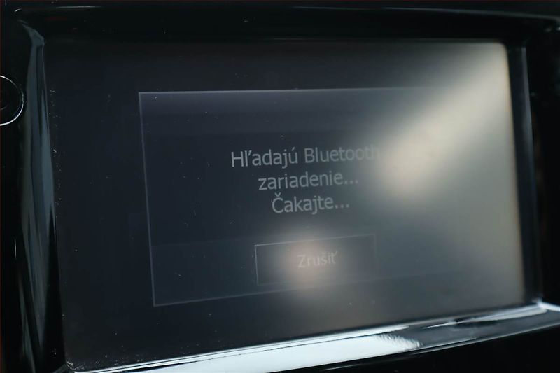 Renault Clio (2015) 1.2 16V, Navi, Tempomat - fotka 16 z 21