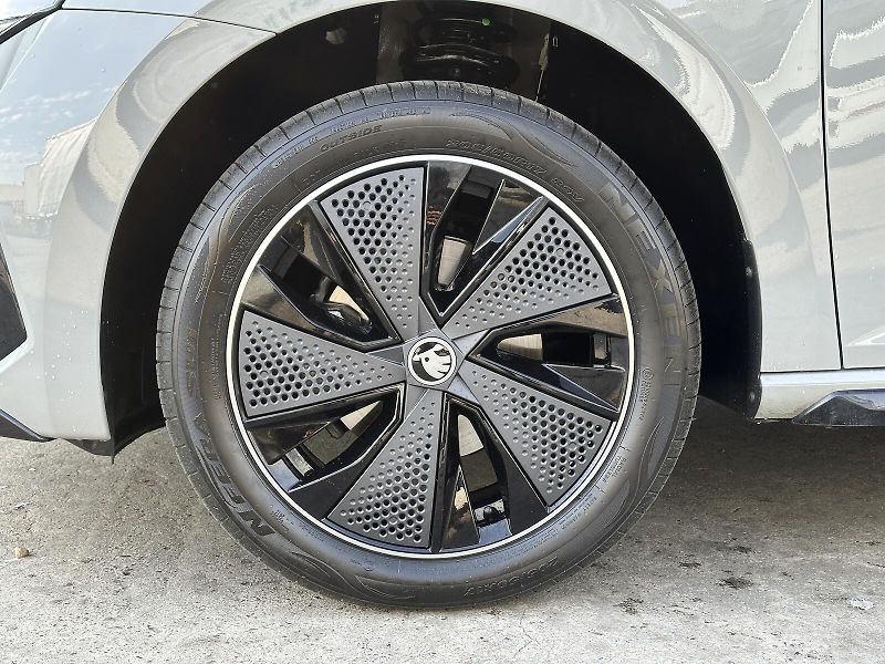 Škoda Scala 1.0TSi DSG 116PS Monte Carlo M - fotka 10 z 43