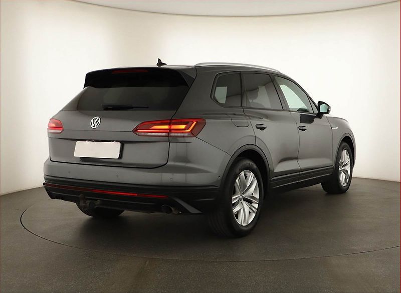 Volkswagen Touareg (2020) 3.0 TDI - fotka 5 z 21