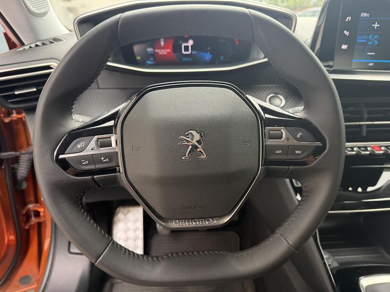 Peugeot 2008 (2023) ALLURE PACK PureTech 130k MAN6 - fotka 13 z 31