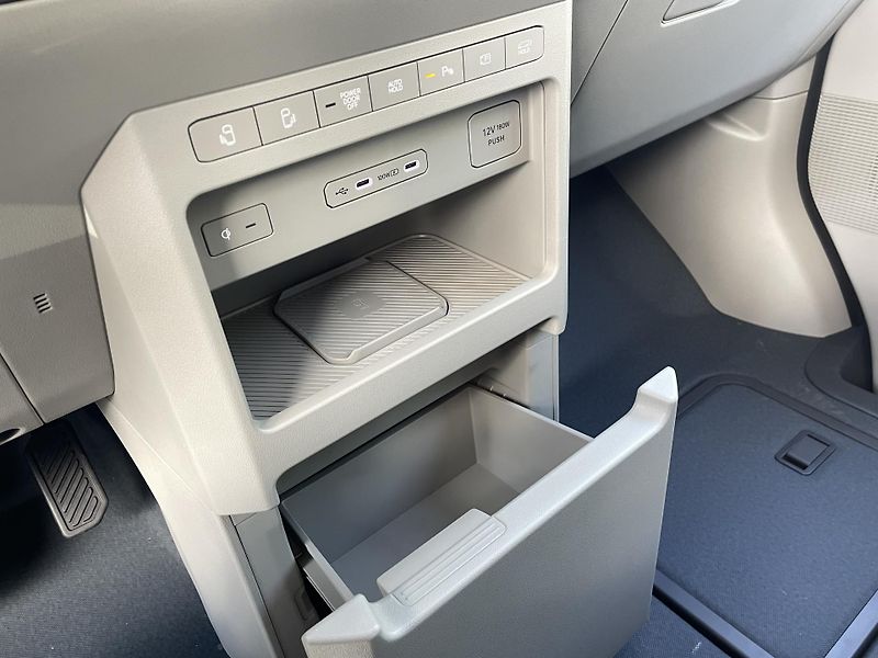 Kia PV5 (2026) 5P 4x2 ELITE 120 KW + 71,2 KW - fotka 23 z 28