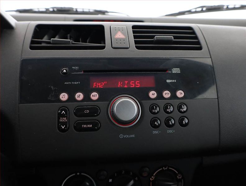 Suzuki Swift (2010) 1.3 i, Serv.kniha, po STK - fotka 11 z 13