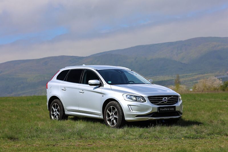 Volvo XC60 2.0 D4 Ocean Race - fotka 23 z 26