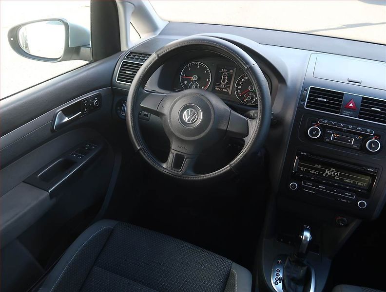 Volkswagen Touran (2012) Comfortline 1.6 TDI, Automat - fotka 7 z 19