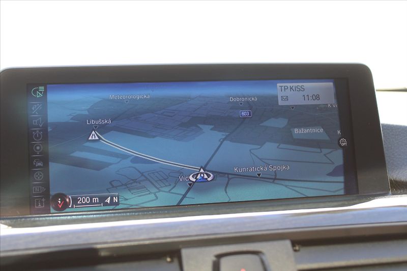 BMW Řada 3 320d xDrive NAVI KŮŽE PANORAMA - fotka 17 z 27
