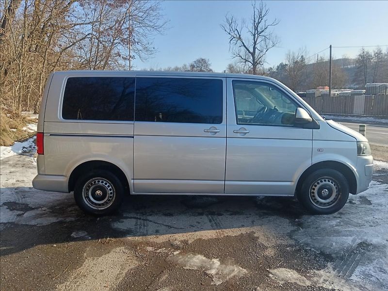 Volkswagen Multivan 2,0 TDi - fotka 16 z 25
