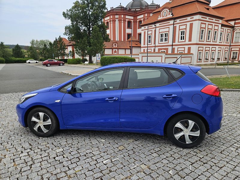 Kia Ceed (2015) 1.4crdi 66kw, MOŽNÉ SPLÁTKY  - fotka 10 z 24