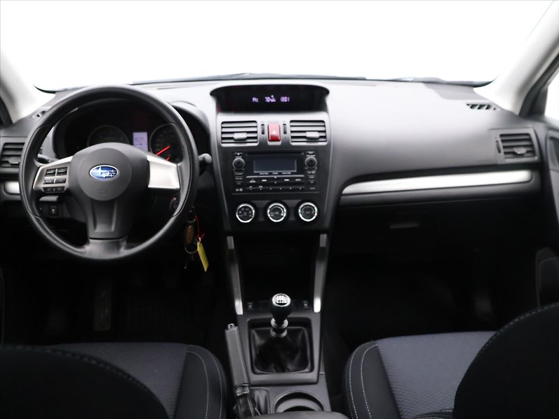 Subaru Forester 2,0 D-L 108kW CZ Sport - fotka 18 z 34