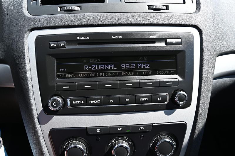 Škoda Octavia 2.0TDI 103KW 9/2012 Rezervace - fotka 13 z 43