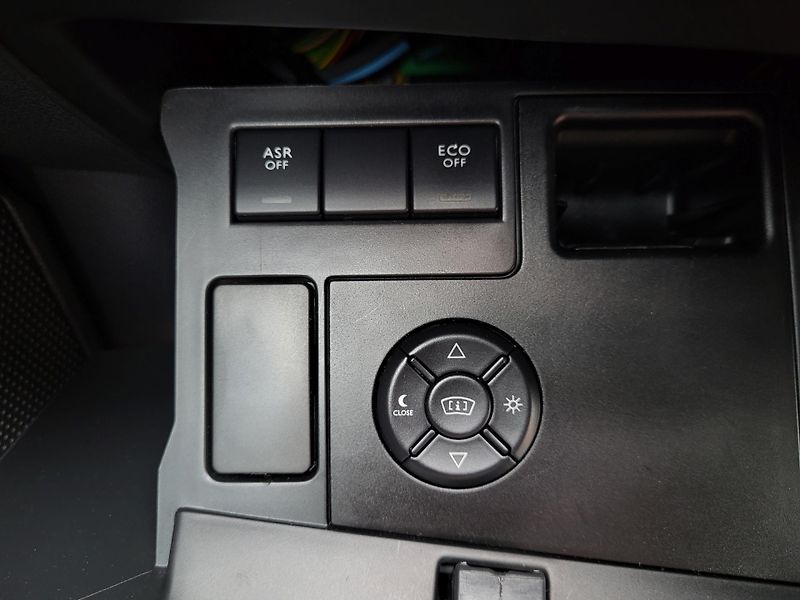 Peugeot 508 2.0 BlueHDi 180k EAT6 ALLURE - fotka 22 z 48