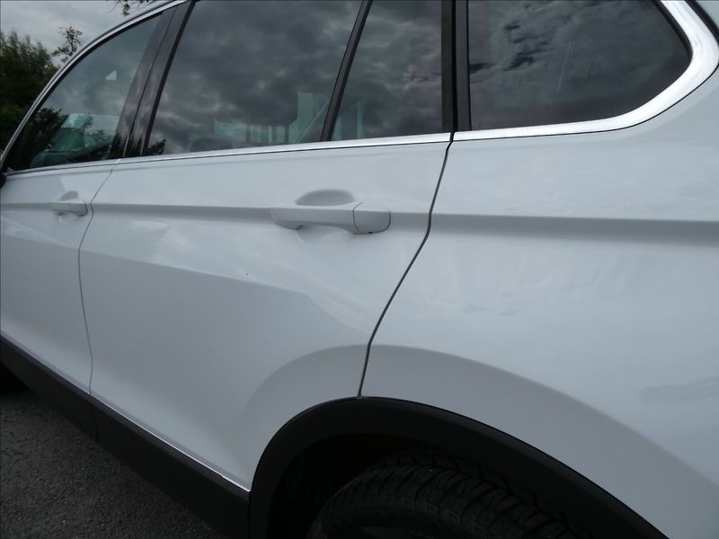 Volkswagen Tiguan 2,0 TSi 140kW DSG 4Motion,weba - fotka 16 z 48