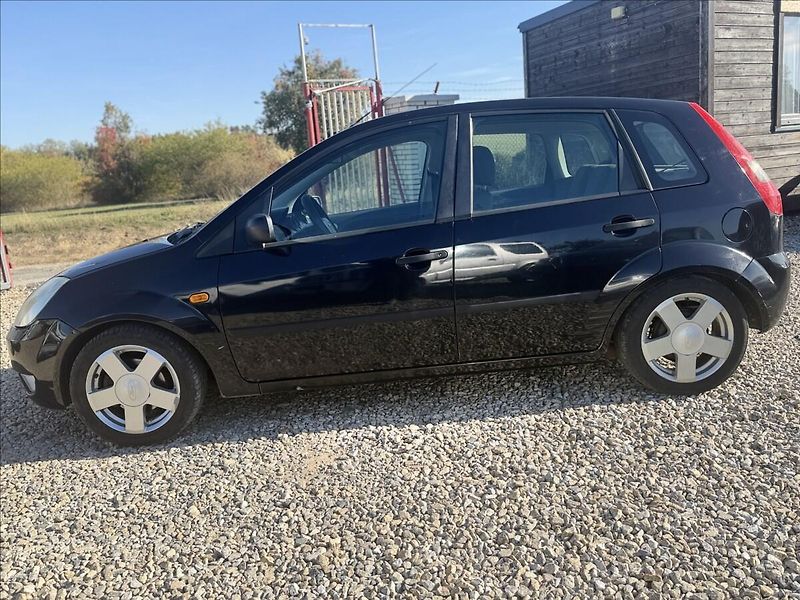 Ford Fiesta 1,4 TDCi KLIMA - fotka 8 z 22