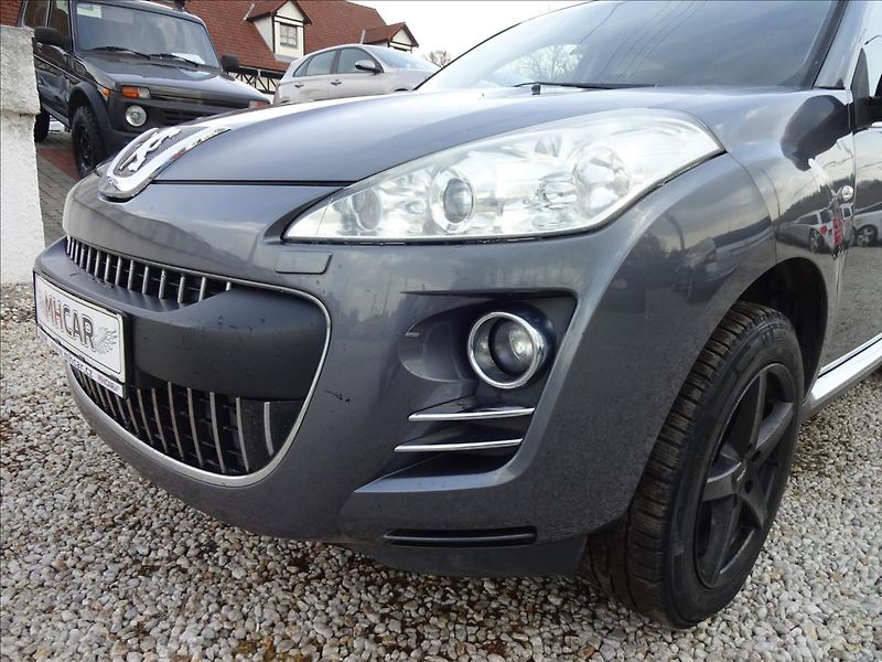 Peugeot 4007 2,2 HDI 115kW 4x4 - fotka 12 z 53