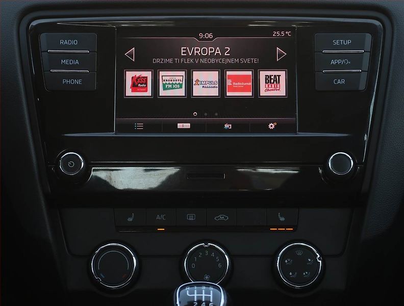 Škoda Octavia (2018) Ambition Plus 1.4 TSI - fotka 12 z 21